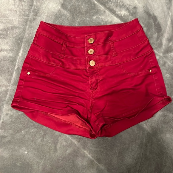 Dark red shorts! - Picture 1 of 3